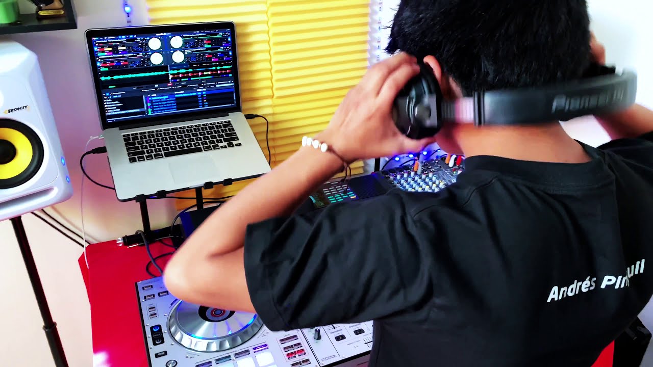 MIX PERFORMANCE -Electronica VS Reggaeton ANDRES PINGUIL DJ MIX