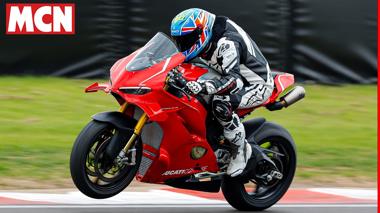 Это лучший супербайк? | Обзор Ducati Panigale V4 R 2026 года | Обзор MCN
