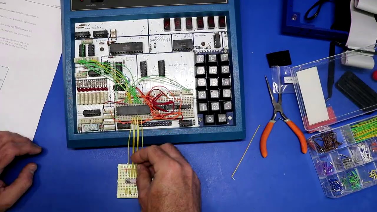 Heathkit ET-3400 Part 2: ET-3400 vs ET-3400-A, Cassette Interface, ADC Experiment
