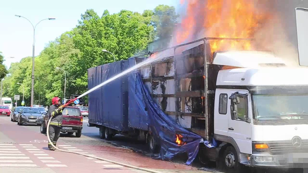Pożar samochodu ciężarowego na ul. Wojska Polskiego w Olsztynie