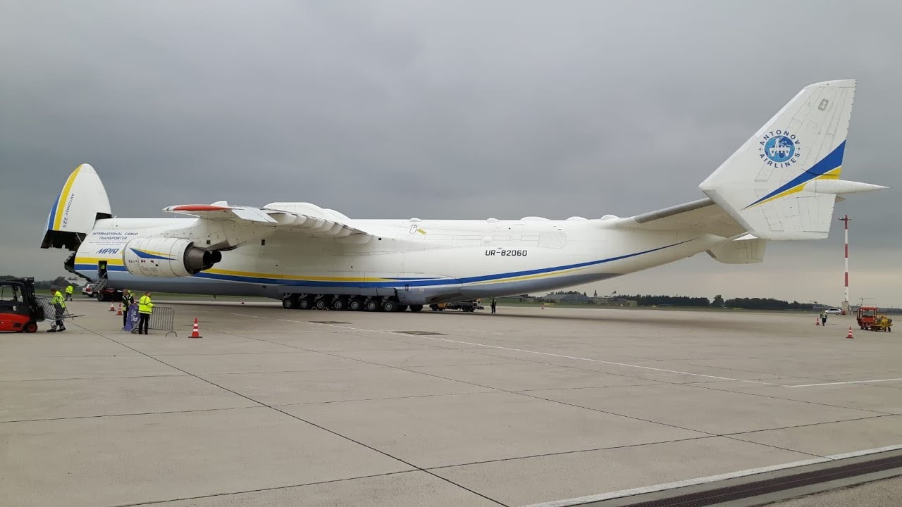 Landung der Antonov An-225 in Hörsching