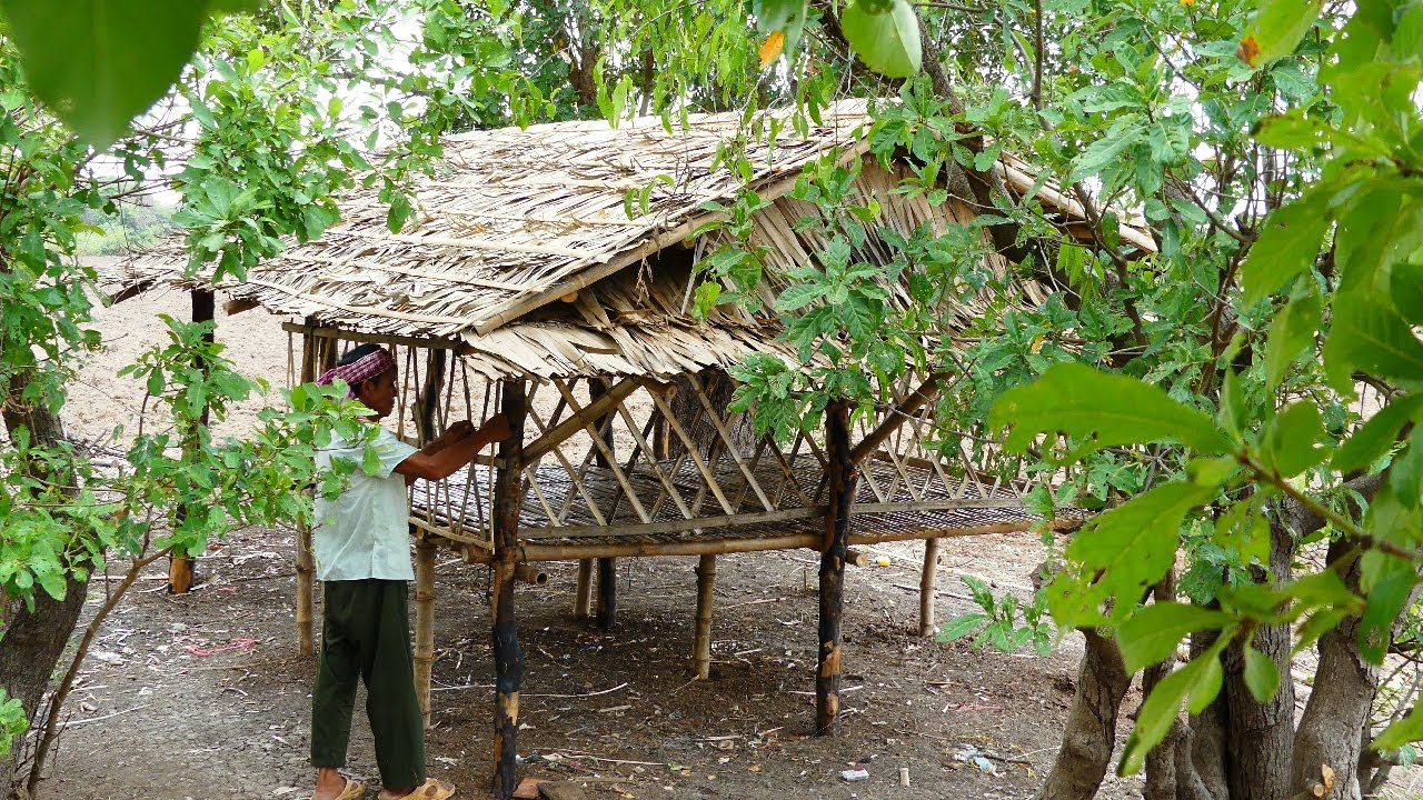 Build the Most Beautiful House Using Leave Palm Tree to Make Roof
