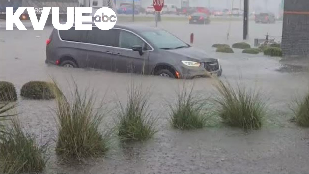 Heavy rains cause flooding in South Texas