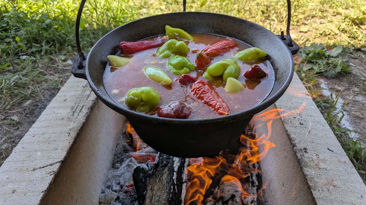 Ciorbă de ardei umpluți la ceaun.
