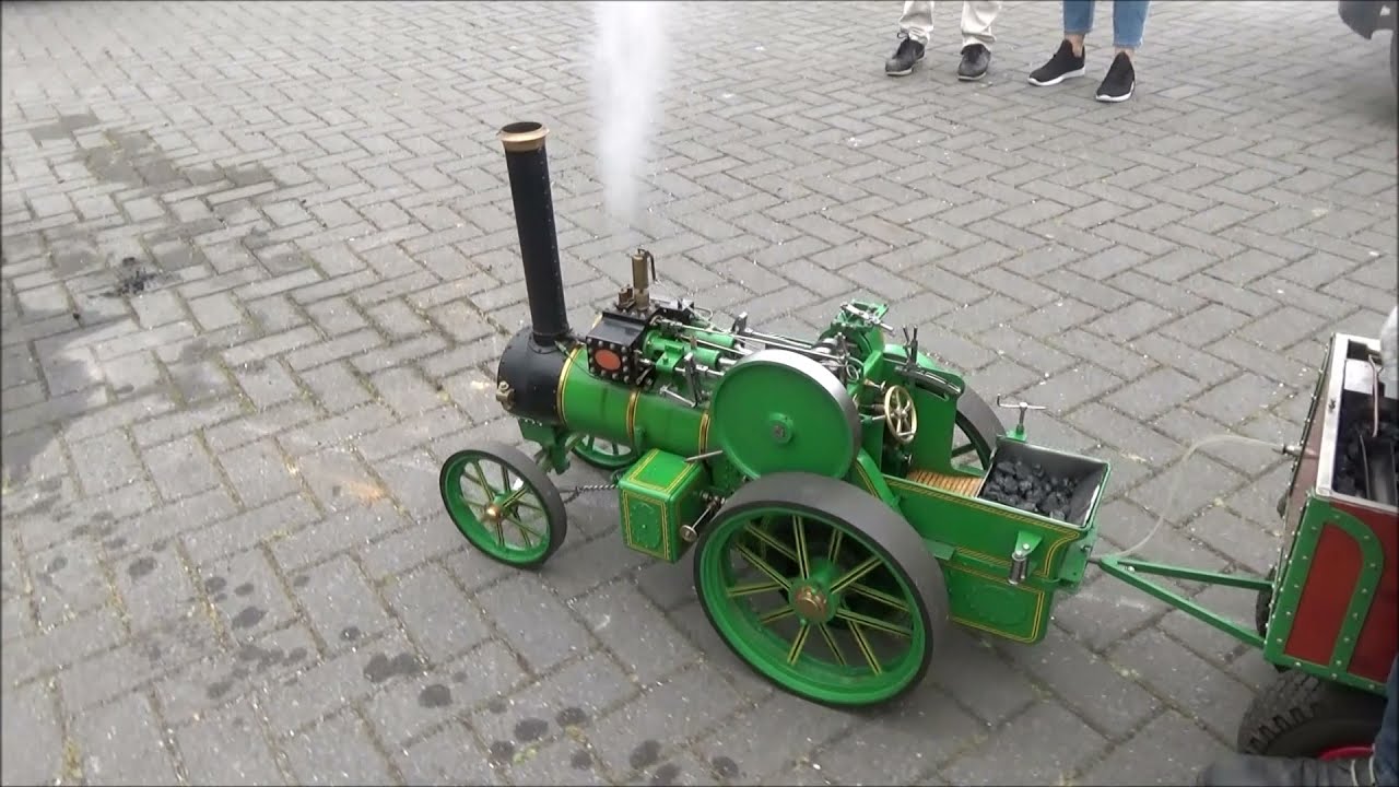 First run of a Ransomes 2 inch compound traction engine