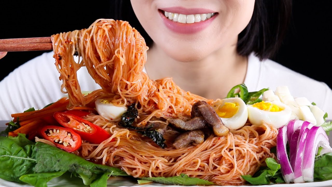 ASMR Spicy Mixed Noodles with Rainbow Vegetables | Bibim-guksu | Low-Calorie Keto Soy Noodles