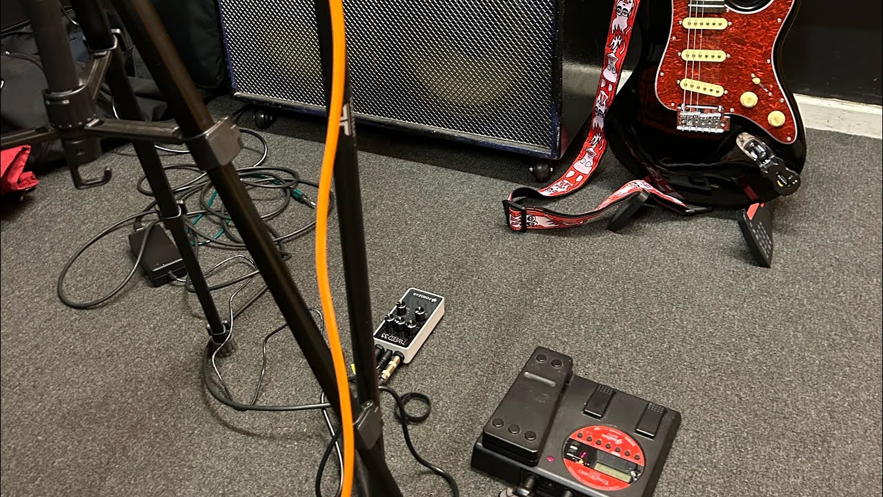 Tone test Gear4Music LA Select SSS Korg Ax1G FoxGear Tweed55 Soundcheck Pure Rehearsal Studio