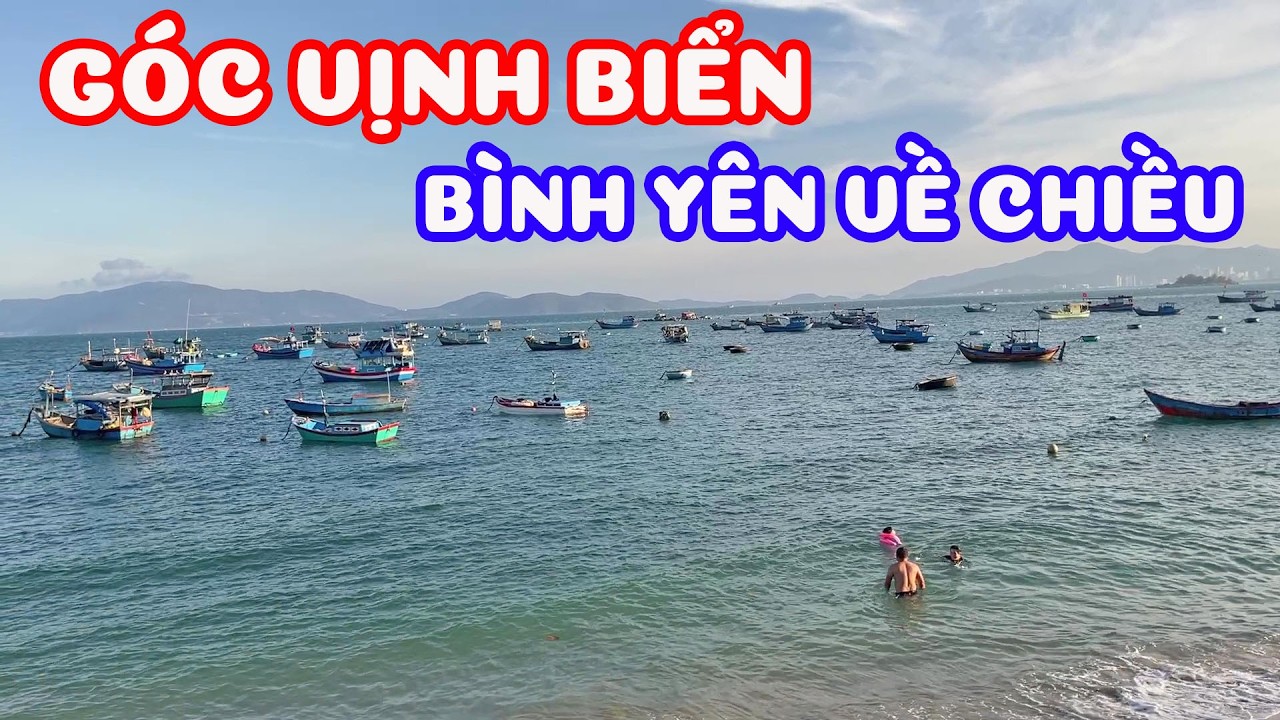 Góc vịnh biển phía bắc bình yên về chiều - Biển Hòn Chồng nhộn nhịp du khách vui chơi mùng 8 tết