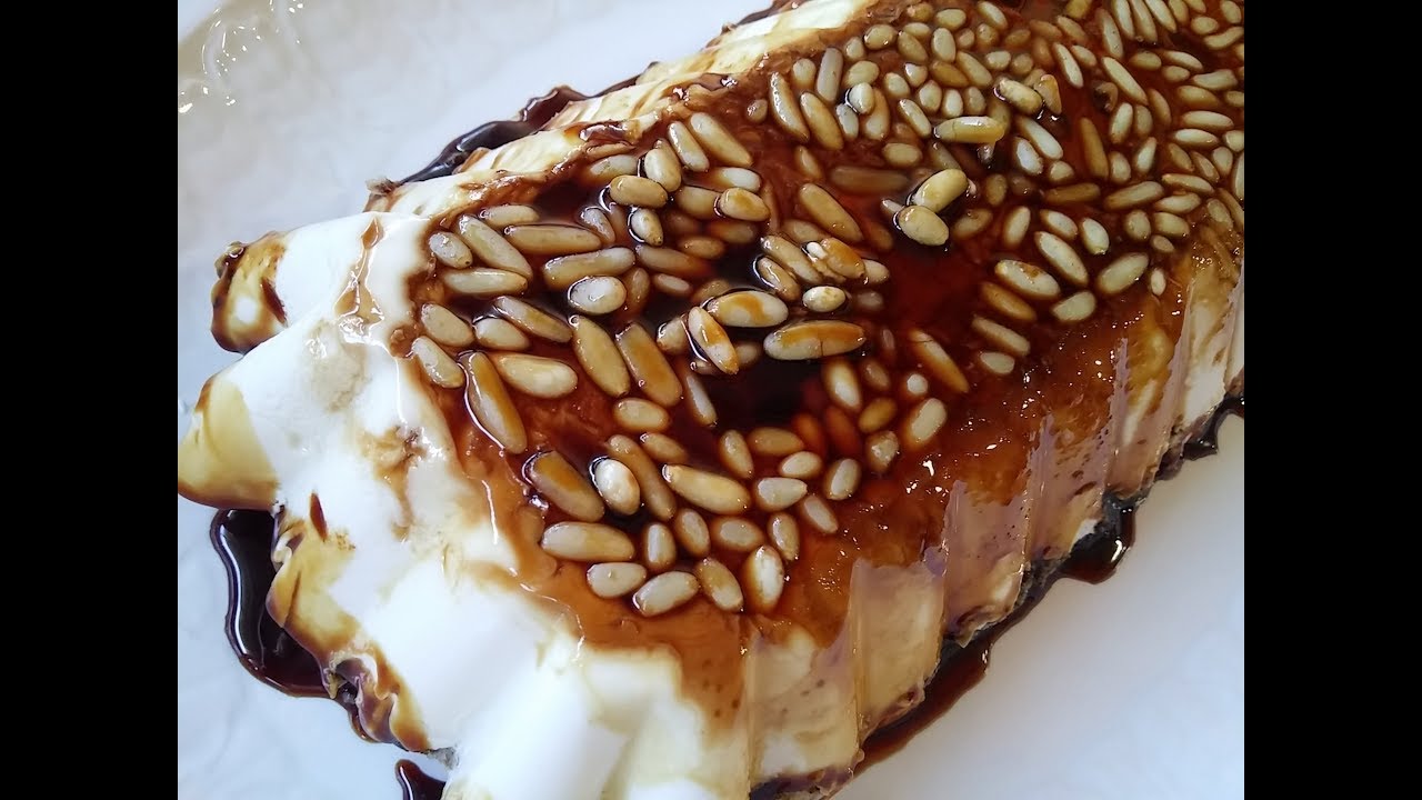 TARTA DE QUESO Y PIÑONES CON CARAMELO