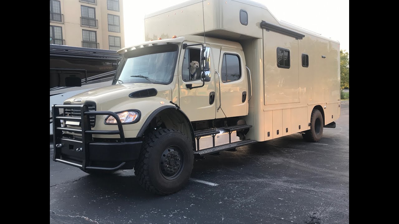 2018 Showhauler 4x4 Extreme Edition Exclusively from Performance Motorcoaches