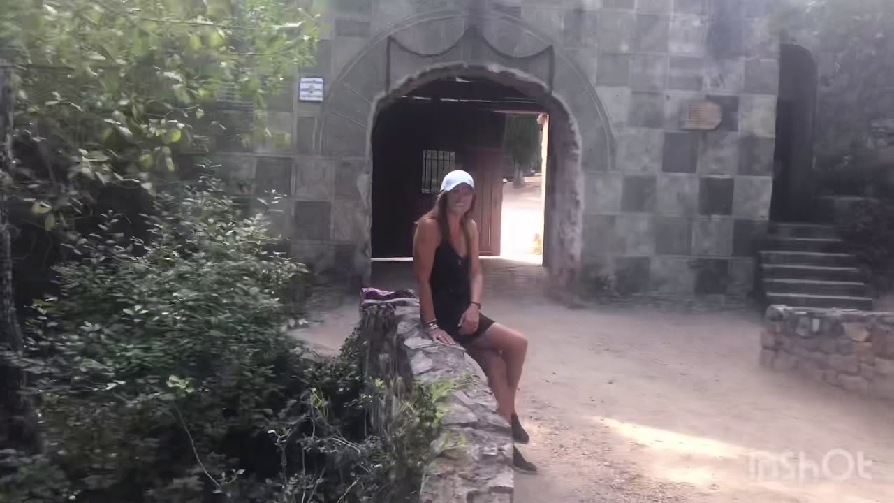 Rosita comunica en las Batuecas.