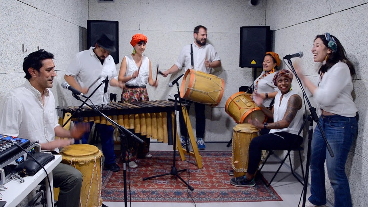 Combo Pacifico - En Mi Tierra Tocan Bombo