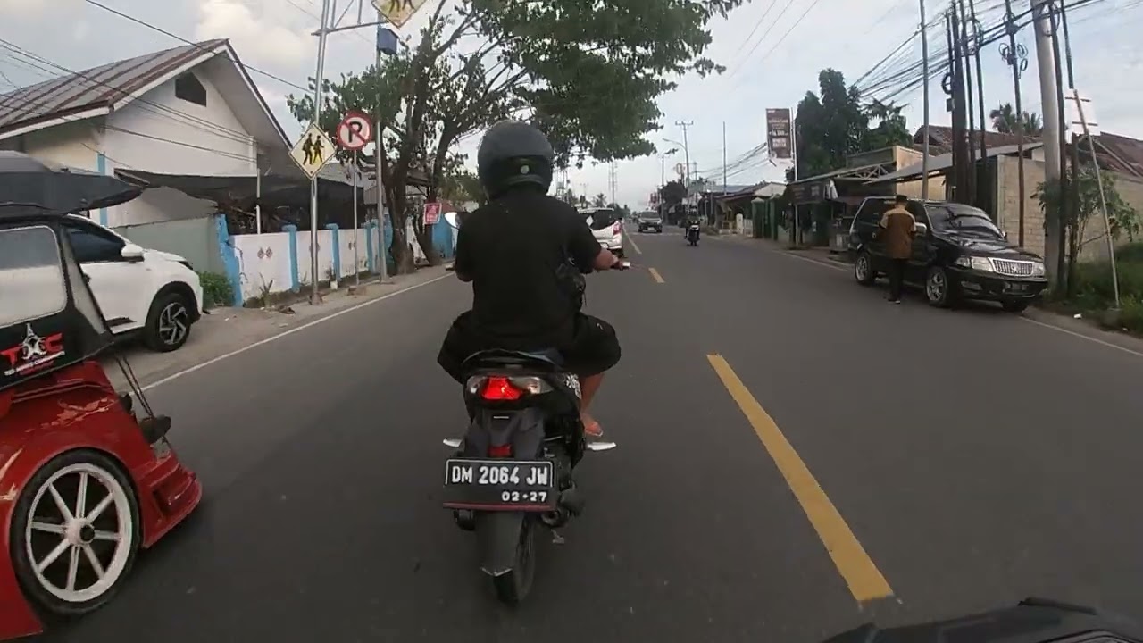 Kerja sambil jalan jalan menggunakan motor Suzuki nex crossover