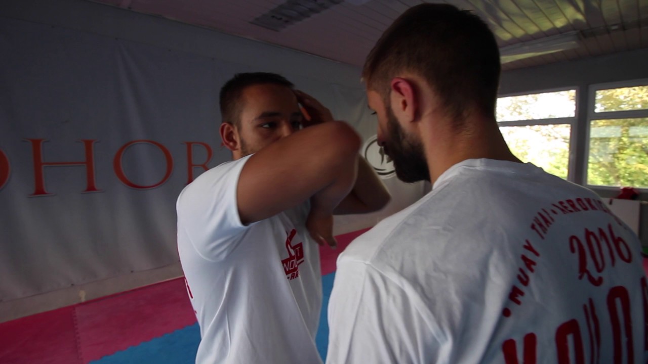 Techniki muay thai - uderzenia łokciami ( Elbow Strikes Muay Thai)