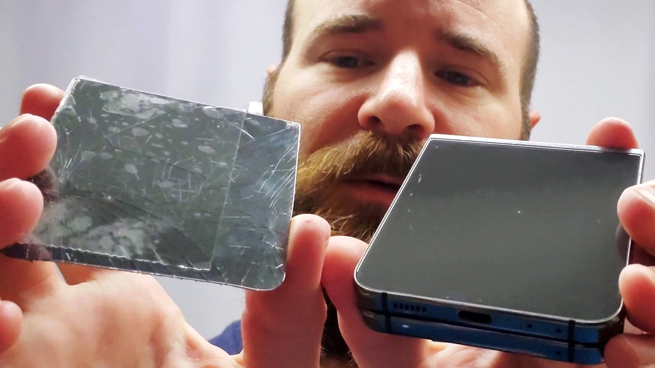Samsung Z Flip 5 Cracked Back Cover - Let's Fix it!