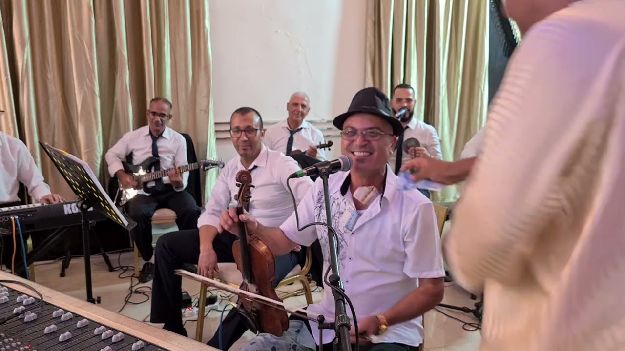 Abdelhak Laaroussi - Ahbabi Ashabi Wejdou Raskoum Lefraja