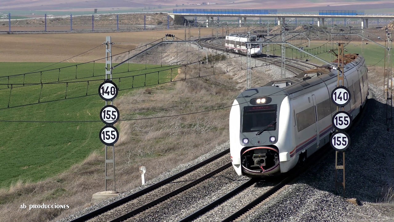 CRUCES DE TRENES RENFE (UHD 4K).