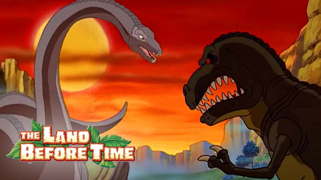 Big dinosaur fights a Sharptooth | The Land Before Time