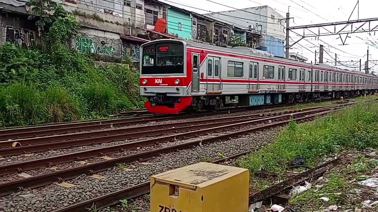 Kereta api panjang banget#keretaapi #keretathomas #trending #trendingvideo #trend #vidio #vidioviral