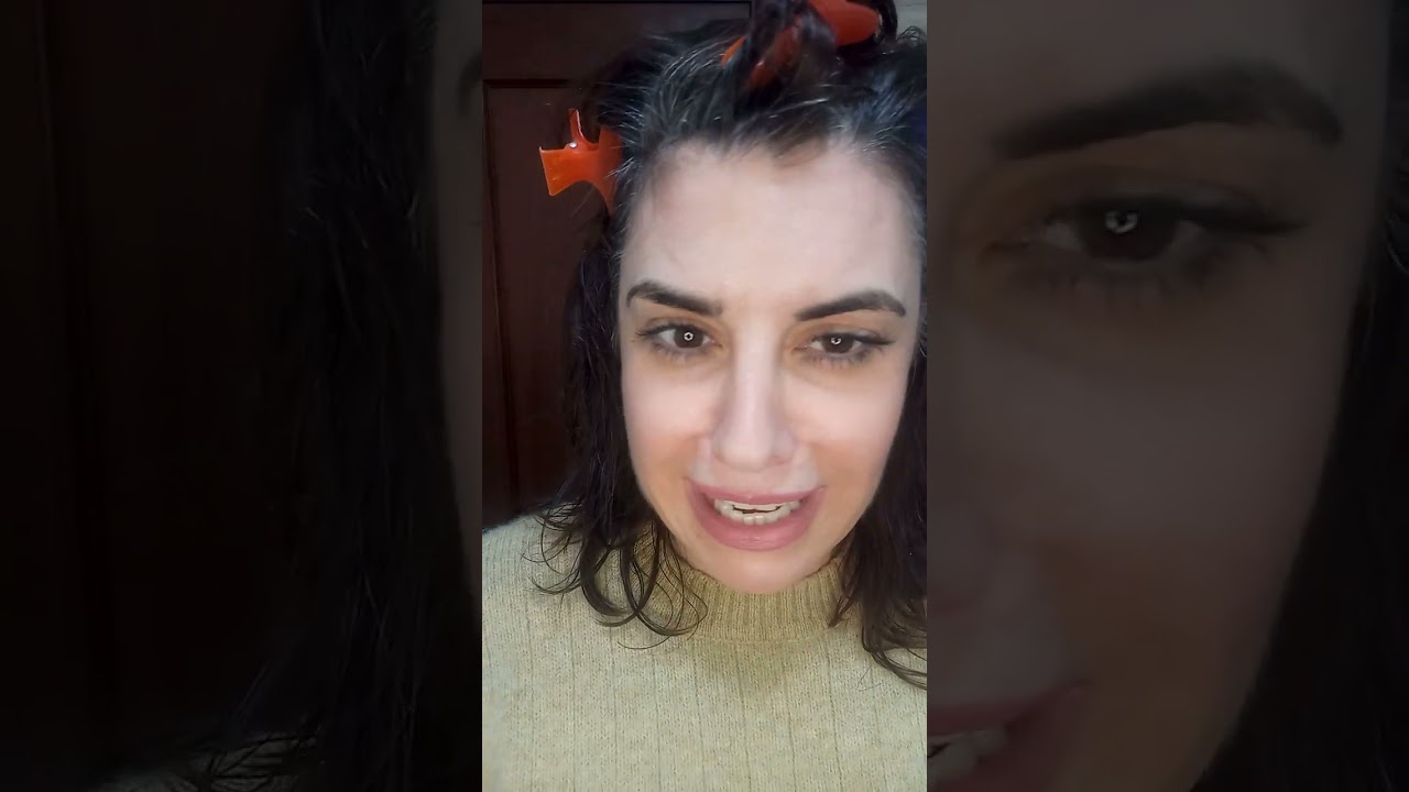 @victoriaemoya Color Wow Root Cover Up , para retocar mis canas de forma precisa cerca del rostro 😍🥰
