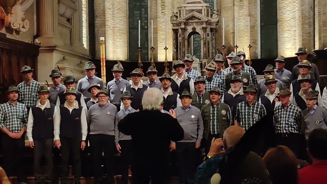 Bepi De Marzi dirige Signore delle Cime - Coro ANA Roma - Adunata Alpini Vicenza 2024