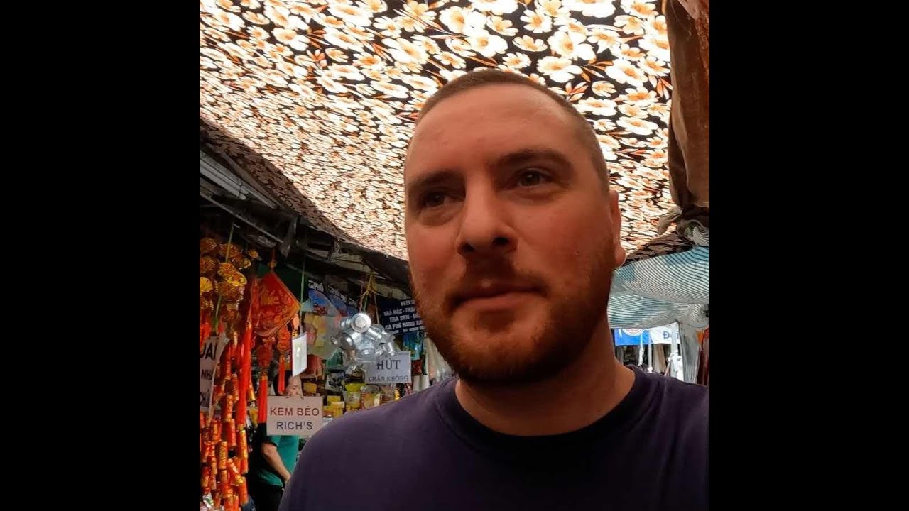 Tet Shopping at Vietnamese Local Market (My First IRL Stream!)