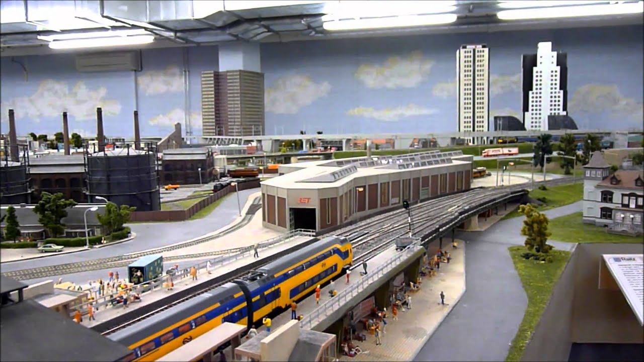 Biggest HO model railroad layout of Holland at Railz Rotterdam part  5. 23-2-2011