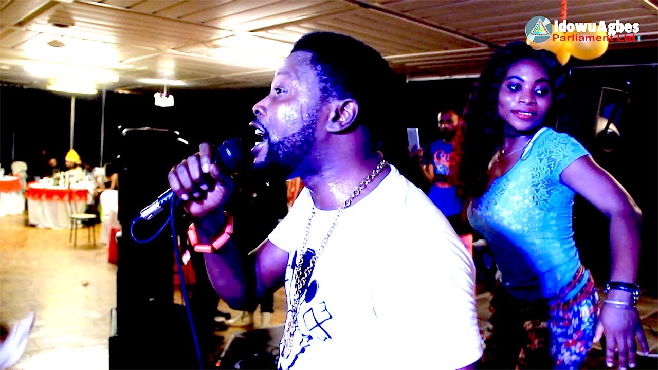 DE WONDERFUL TWINS - OSENEGHIAN LIVE ON STAGE [MUST WATCH] LATEST BENIN MUSIC LIVE ON STAGE