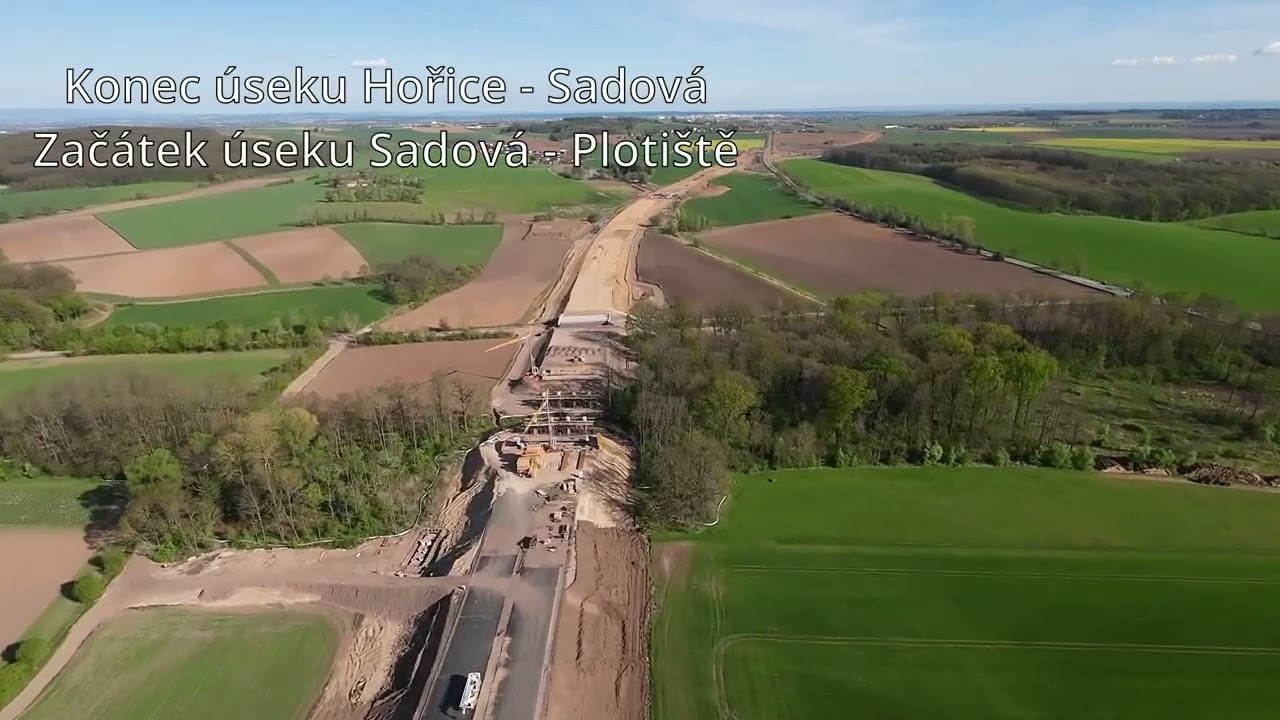8. přelet  budované dálnice D35 Hořice - Sadová - Plotiště