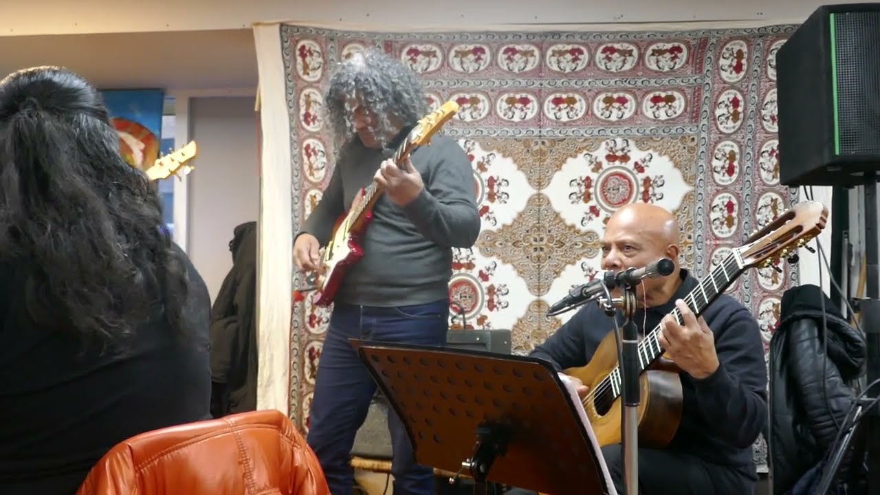 Goro goro n&eacute; by Wim Lohy, Rudy de Queljoe, PeLuSoPa