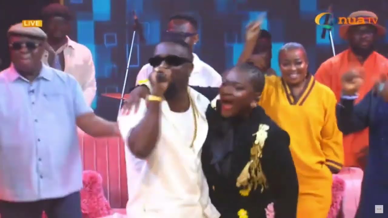 The stage shook as Sarkodie made his grand entrance on #OnuaShowtime!