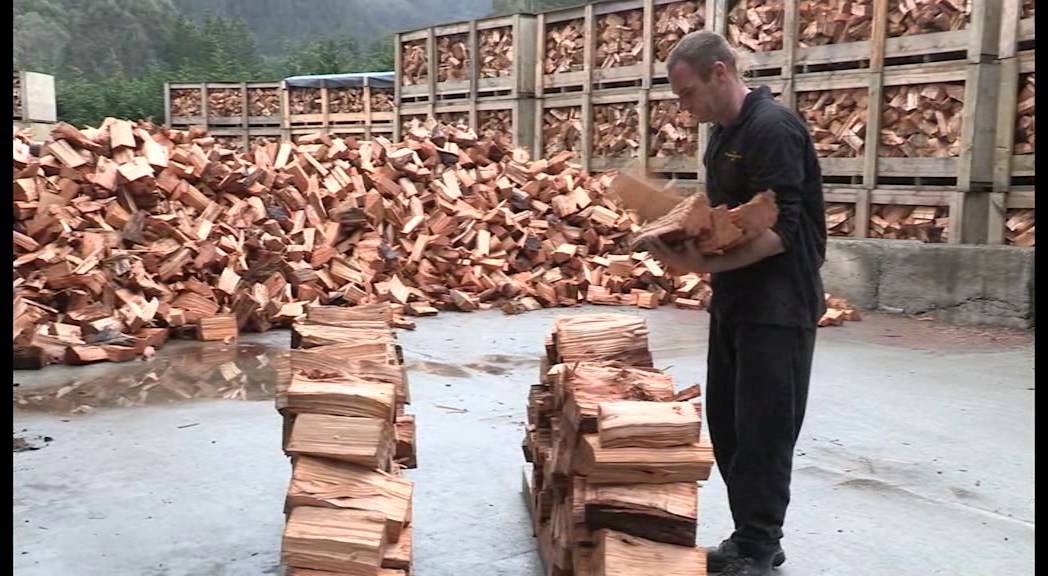 How to dry your seasoned firewood