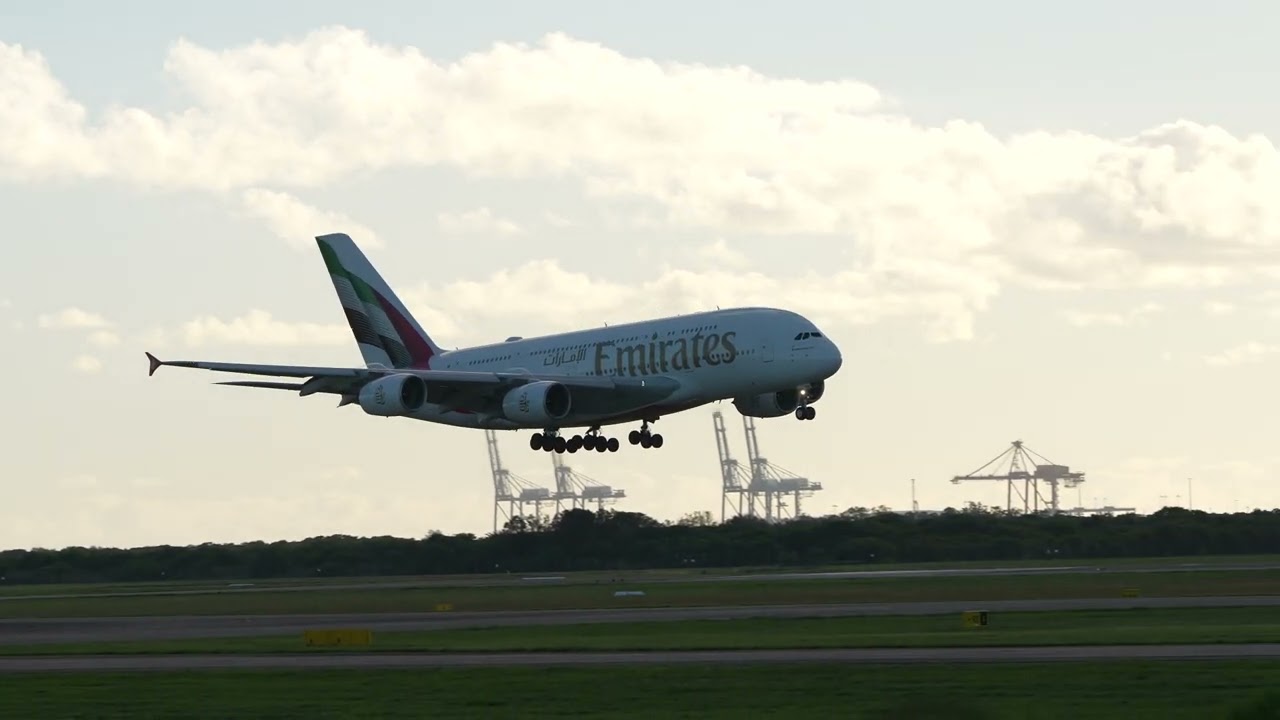 #planespotting brisbane international airport#australia morning A380 Emirates#arrivals