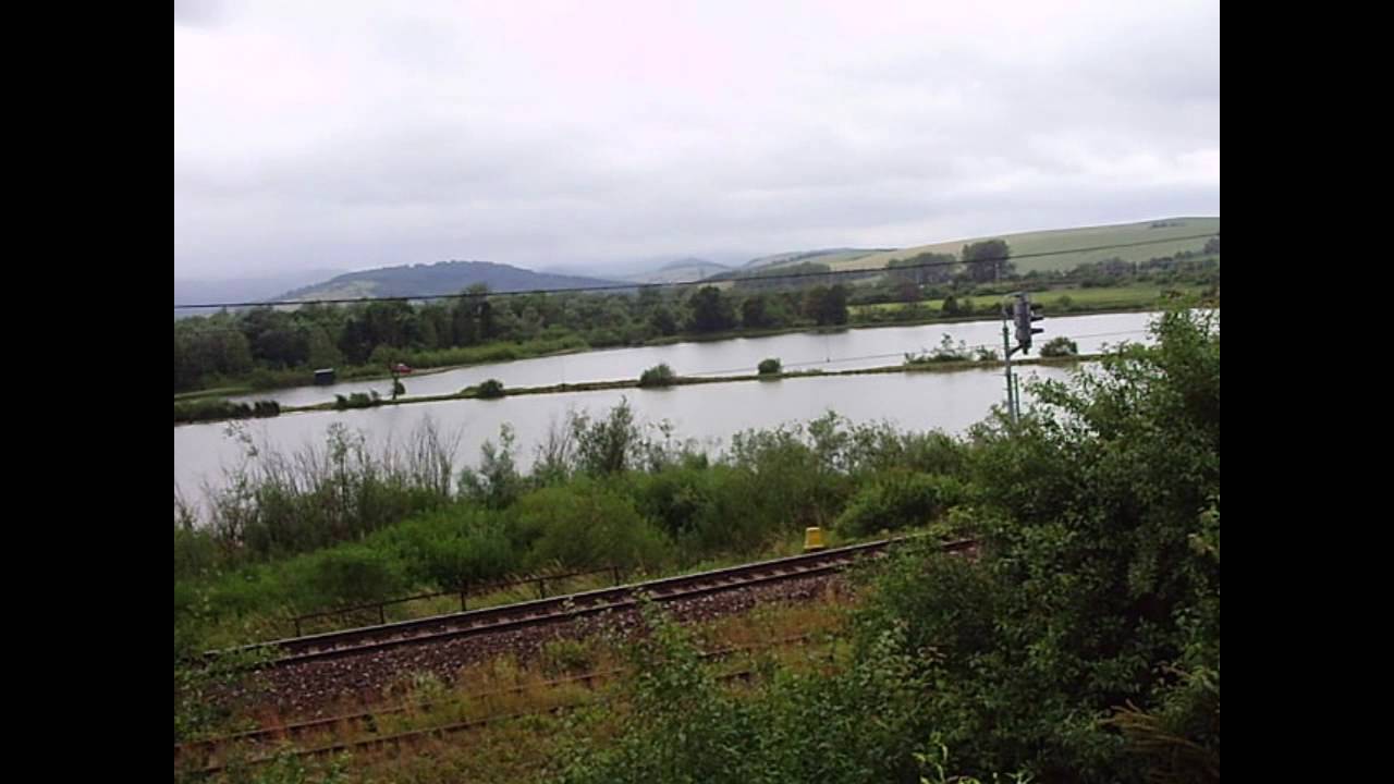 Mimorianý vlak - MME 33001 PIELGRZYMKOWY / Mim. R 30187 nedaľeko obce Plaveč