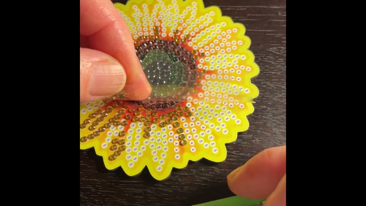 How to diamond art a sunflower. 