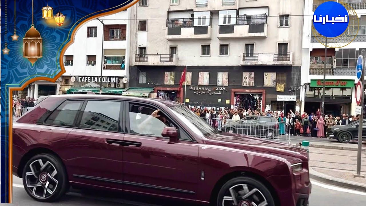 التبوريشة.. بيضاويون يهتفون “عاش الملك عاش سيدنا” لحظة وصوله إلى درب السلطان