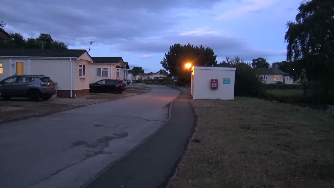 EARLY EVENING HAZELWOOD HOLIDAY PARK