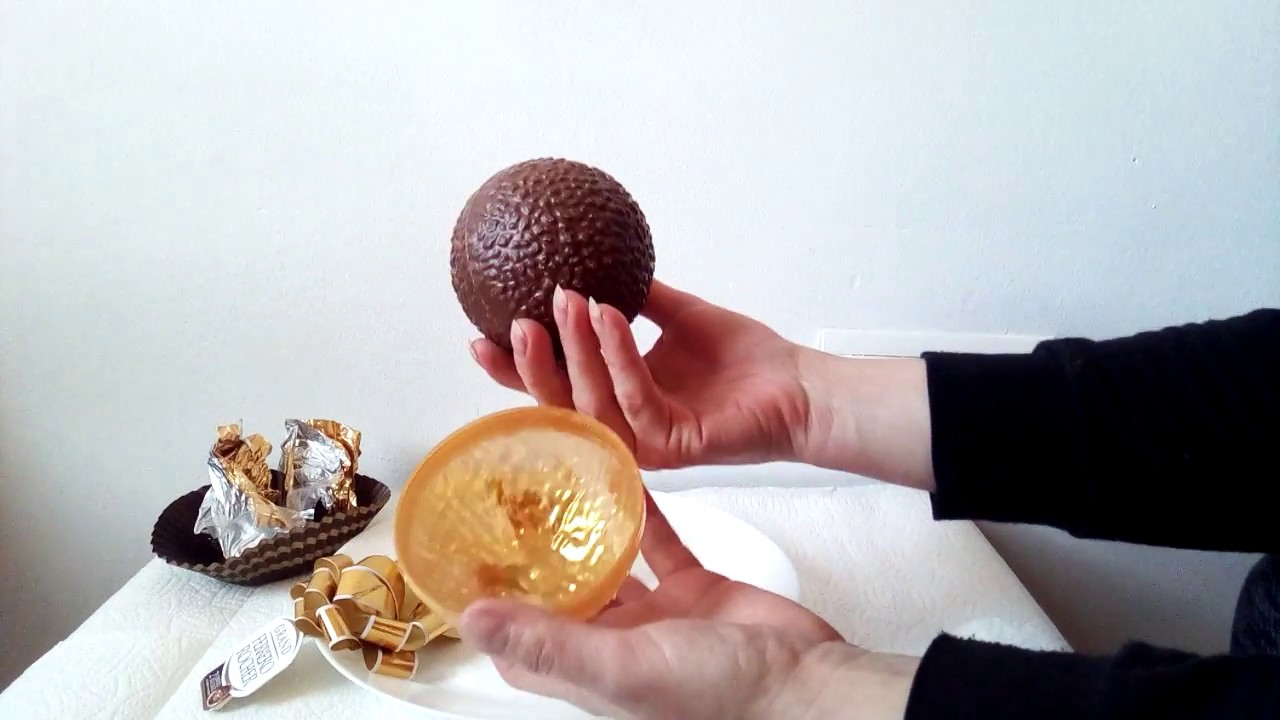Конфеты Ferrero Rocher.