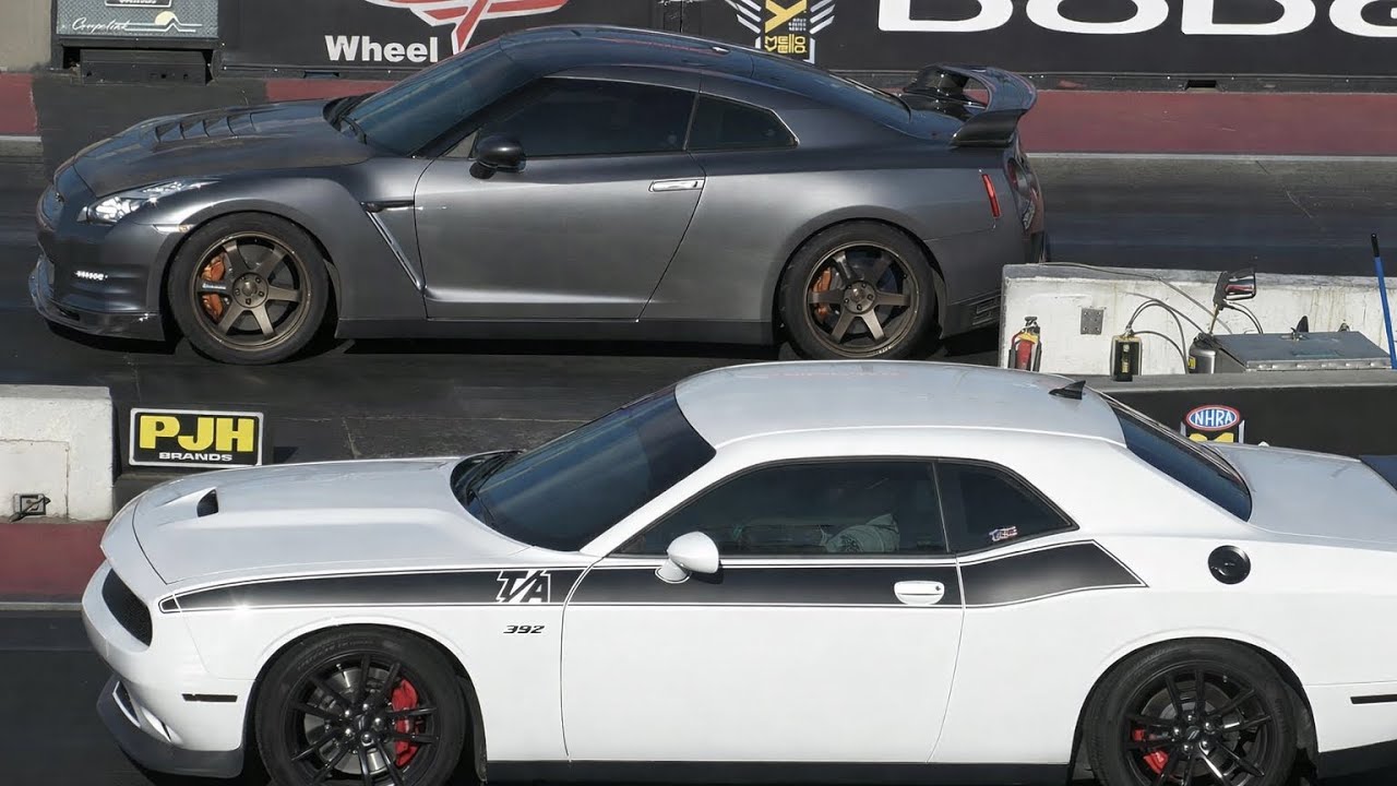 Dodge Challenger vs Nissan GT-R