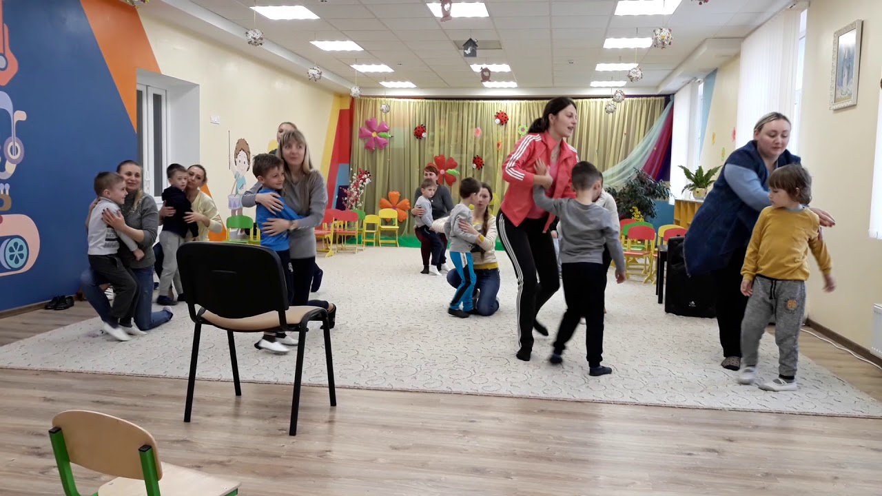 Танець мами і сина