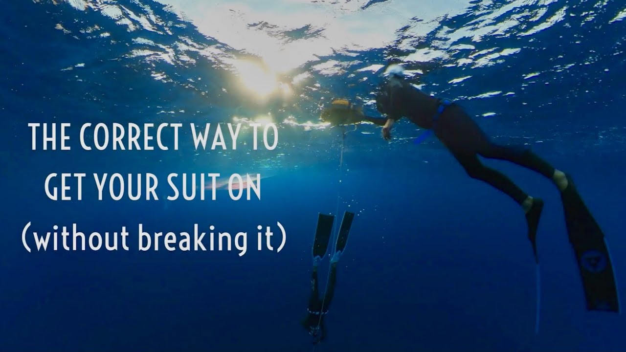 How to put on your freediving open cell wetsuit (without breaking it) with Linda Paganelli