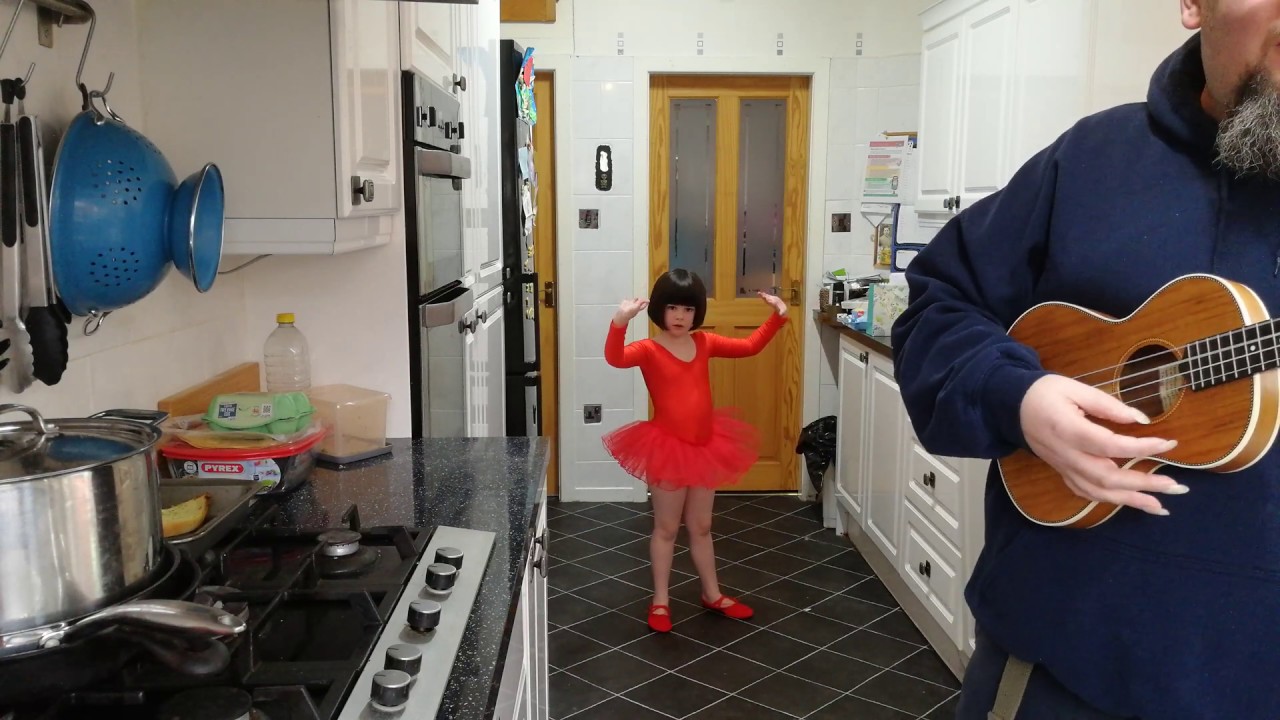 I'm in the Mood for Love ukulele Richard Moss featuring Ballet by Laurel Moss (age 5)