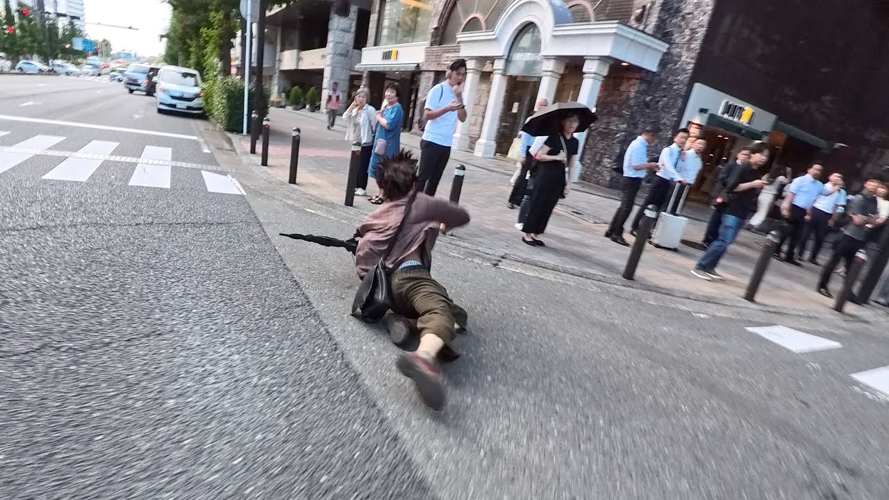 【手錠で逮捕&留置】全速力で逃げる疑いがある男は転んでも諦めないが警察官にガッシリと現行犯逮捕される　ドキュメンタリー　日本のリアル　注意喚起　気をつけてください