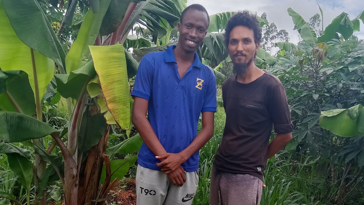 Umuzungu Ariko Akora Ubworozi n'Uburimyi muburyo budasanzwe mu Burundi