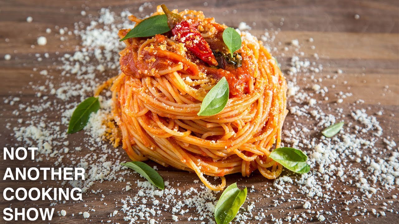 how to make SPICY WEEKDAY SAUCE (ARRABIATA SAUCE )