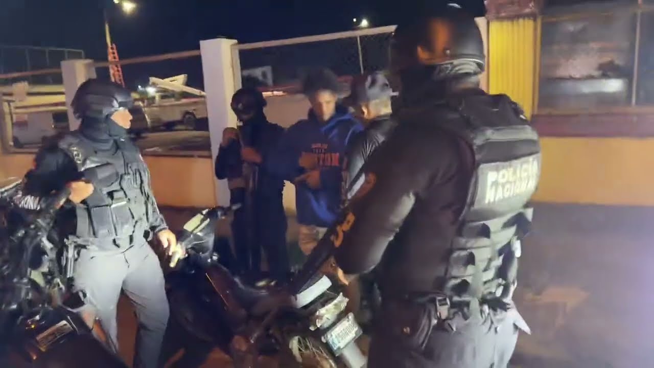 operativo policial en sectores de San Francisco de Macorís