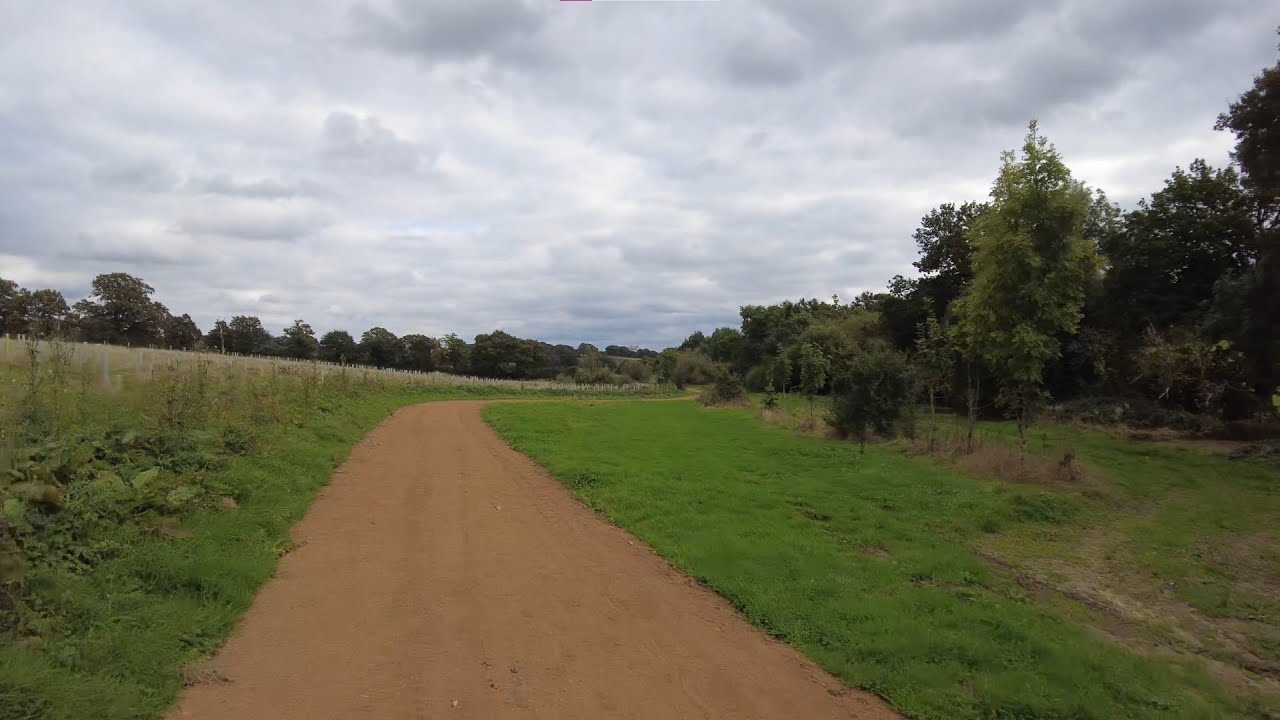 London LOOP section 17 - fields, woods and a new path: Cockfosters to Enfield Lock (full version)