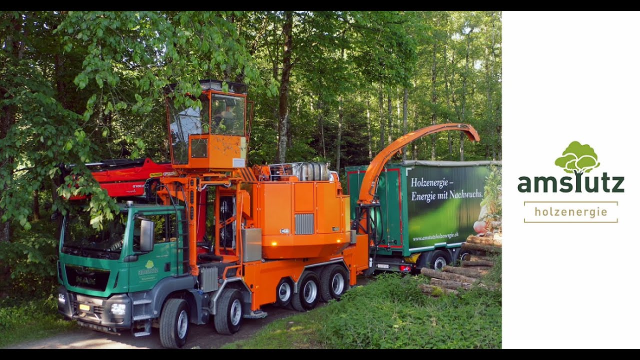Mobiler, drehbarer Holzhacker - Amstutz Holzenergie AG