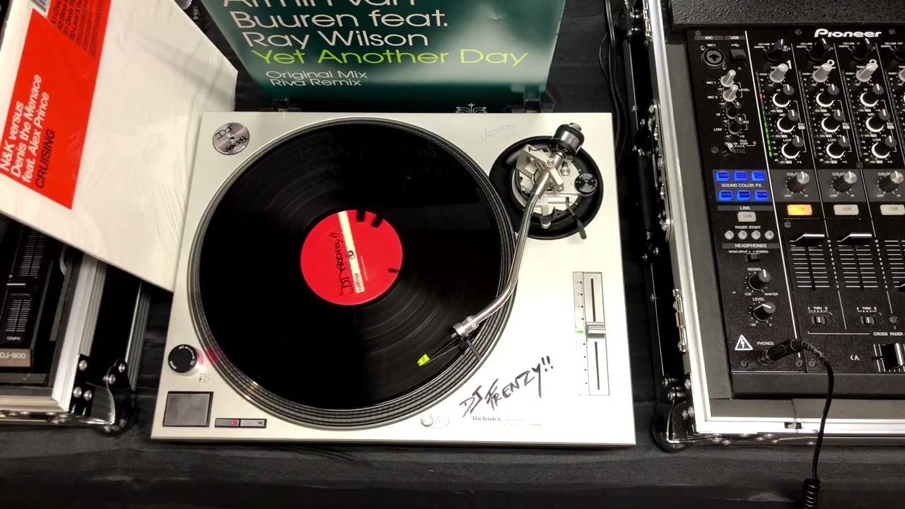 N&K versus Denis The Menace - Crusing (Denis The Menace Remix)(2004 Ultra Records)