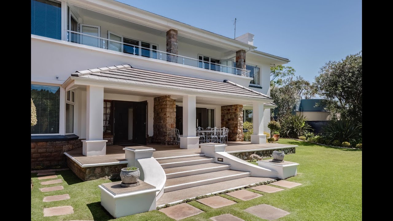 5 bedroom house for sale in Summerstrand  | Pam Golding Properties